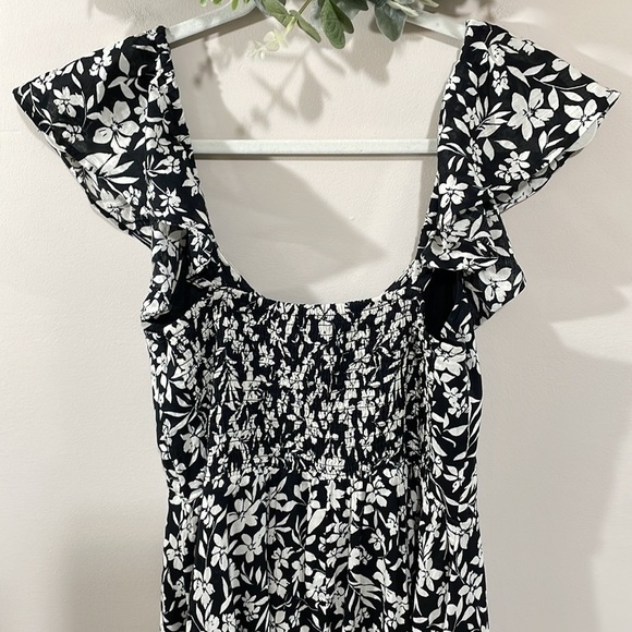 NWOT Old Navy Flutter Sleeve Black Floral Print Dress Smocked Back M Tall - Picture 6 of 15